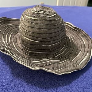 Women’s Reversible crusher sun shade beach hat